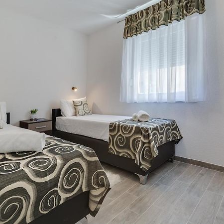 Apartmani Kastelina فير المظهر الخارجي الصورة