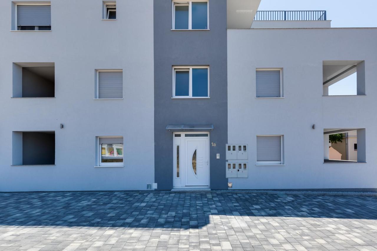 Apartmani Kastelina فير المظهر الخارجي الصورة